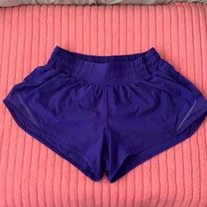 Lululemon Hotty hot shorts 2.5”